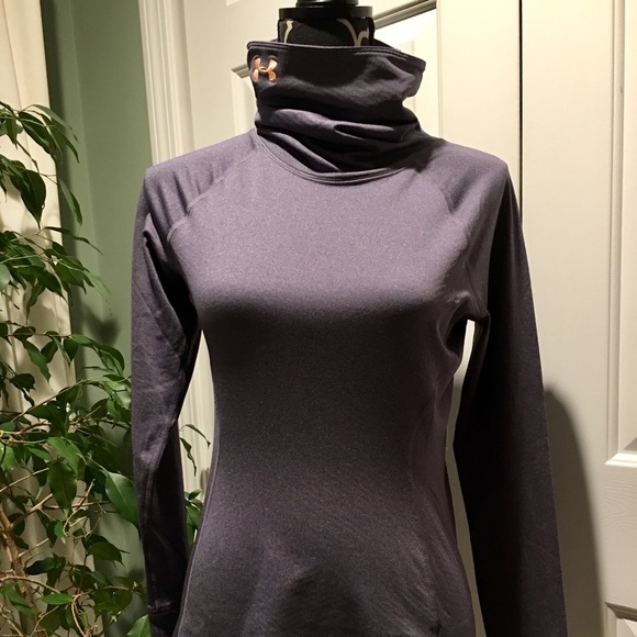 Under Armour Tops - Under Armour long sleeve shirt